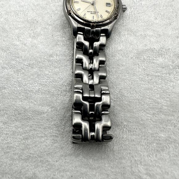 Vintage Seiko 7N82-0599 Ladies Silver Tone Date Watch  display picture 2
